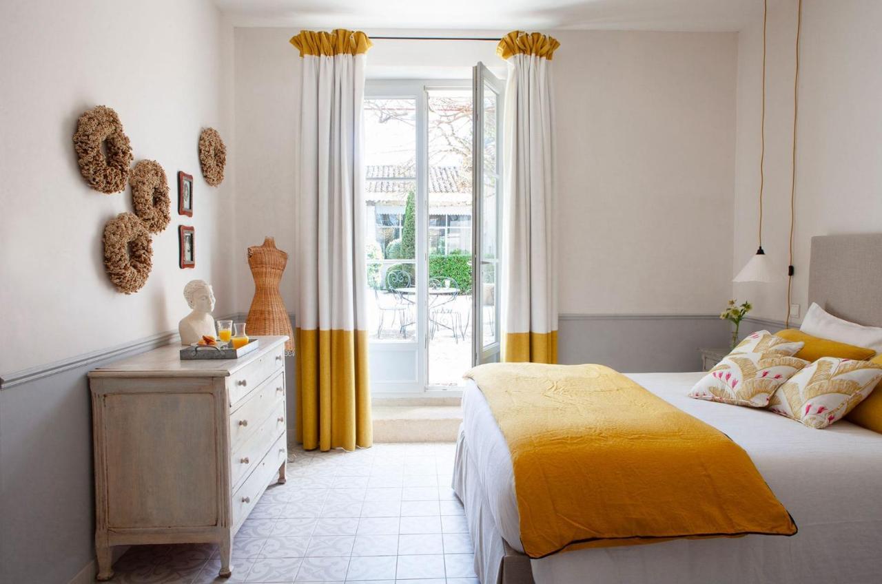 Domaine De Blanche Fleur Hotel Châteauneuf-de-Gadagne Екстериор снимка