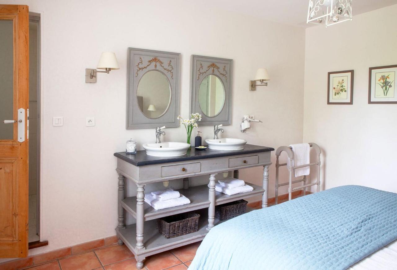 Domaine De Blanche Fleur Hotel Châteauneuf-de-Gadagne Екстериор снимка