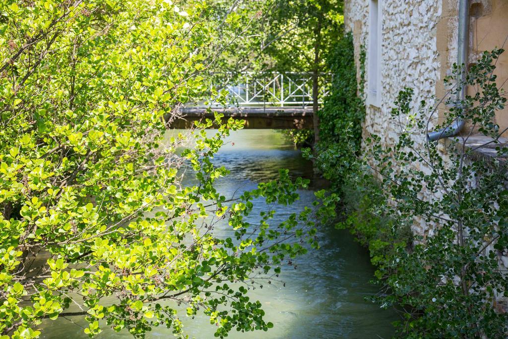 Domaine De Blanche Fleur Hotel Châteauneuf-de-Gadagne Екстериор снимка