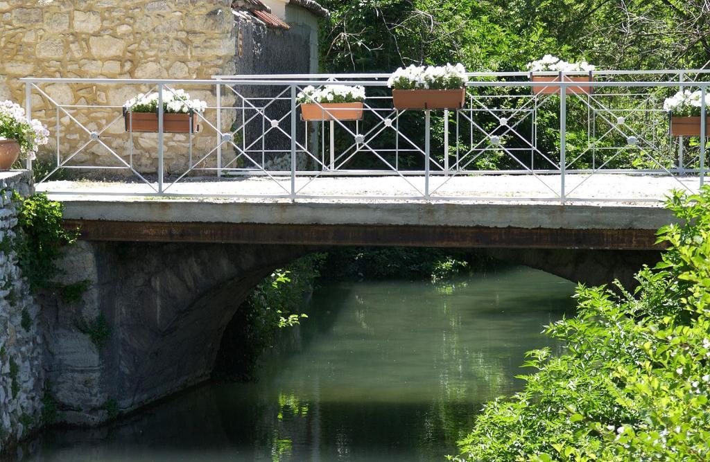 Domaine De Blanche Fleur Hotel Châteauneuf-de-Gadagne Екстериор снимка