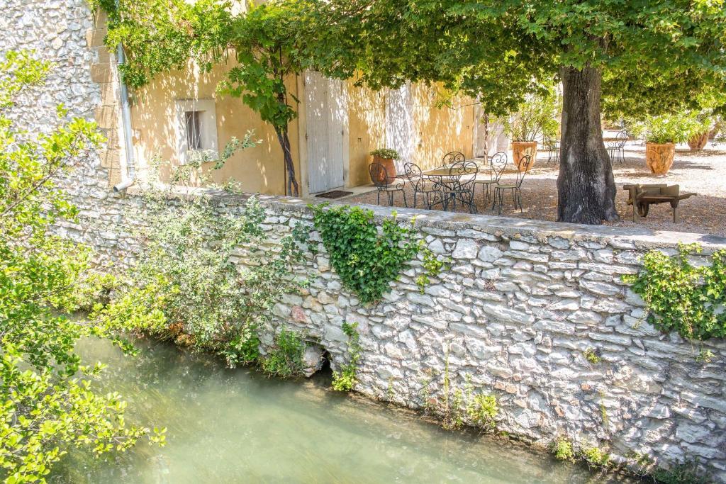 Domaine De Blanche Fleur Hotel Châteauneuf-de-Gadagne Екстериор снимка